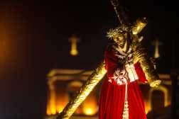 TRASLADO DE LA IMAGEN, BEATAS. Como todos los martes, previo al mircoles de ceniza, la Rectora Beatas de Beln de la zona 1 saca a la calle en un pequeo recorrido a la Consagrada Imagen de Jess de la Indulgencia. Una procesin con un pequeo recorrido que prcticamente abre las puertas a la Cuaresma en la ciudad capital. Imagen, procesin pasando por la 13 calle de la zona 1.

Juan Diego Gonzlez.  170226