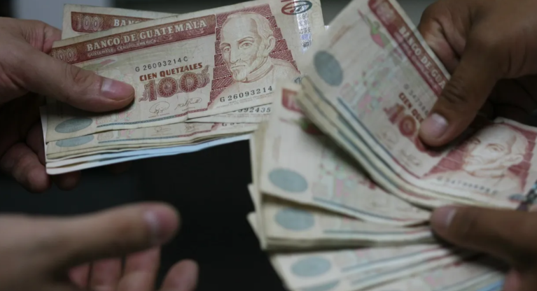 Dos hombres intentaron pedir un préstamo de Q7