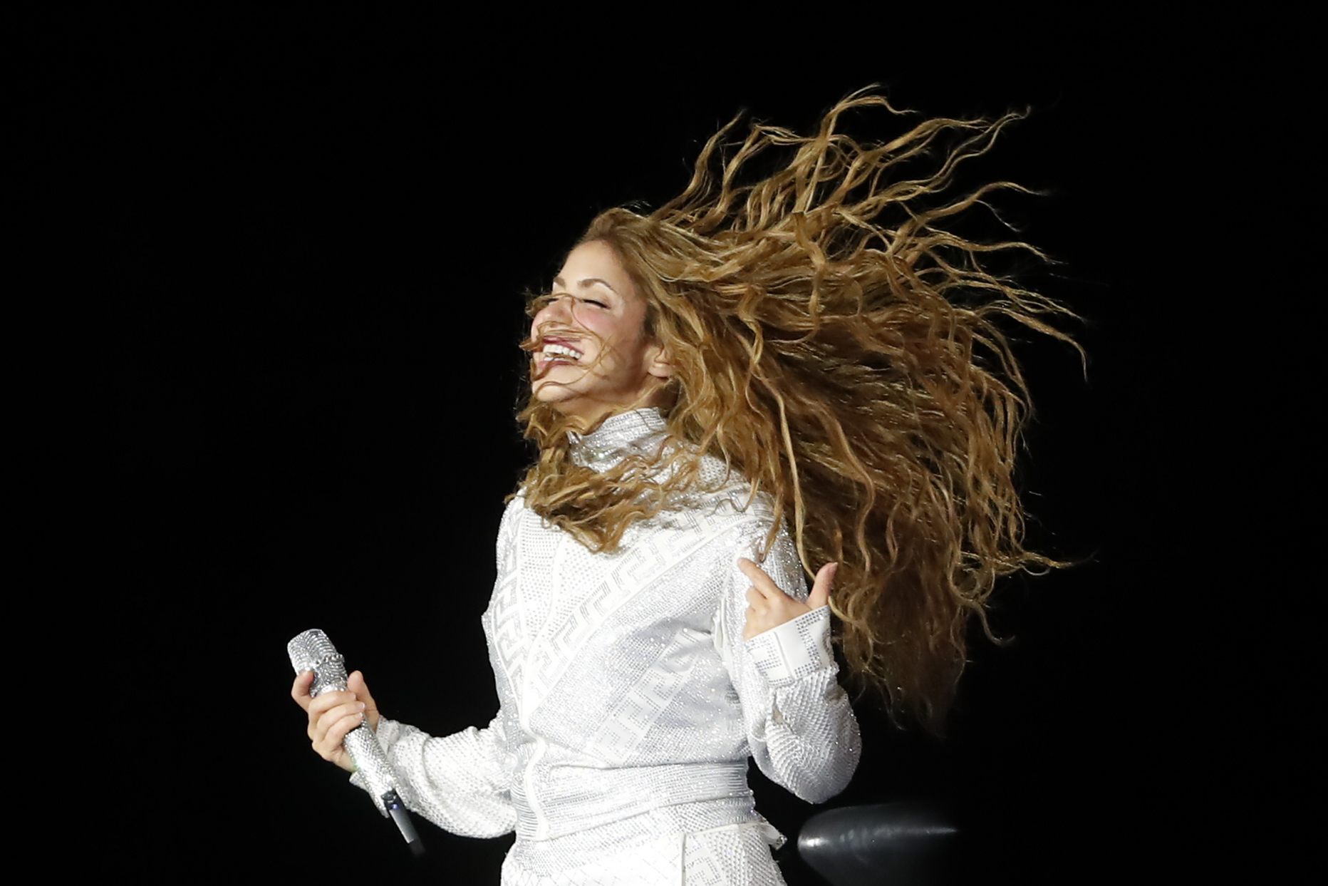 Shakira durante su gira Las Mujeres Ya No Lloran World Tour se presentó en su primera noche en El Salvador el sábado 7 de febrero de 2026, después de las cinco fechas programadas viajará a México.   (Foto Prensa Libre: AFP)