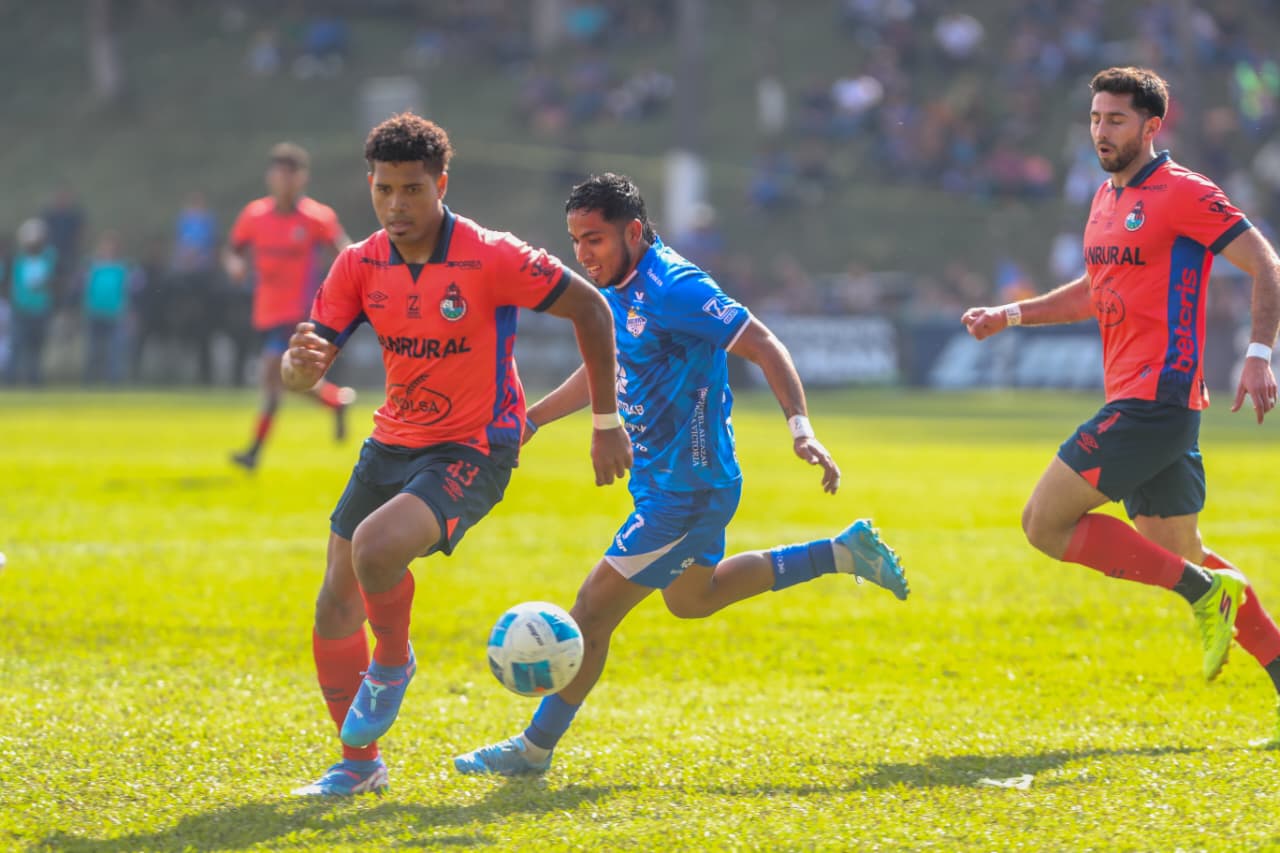 Cobán Imperial continúa como líder del Torneo Clausura 2026. (Foto Prensa Libre: Douglas Suruy).