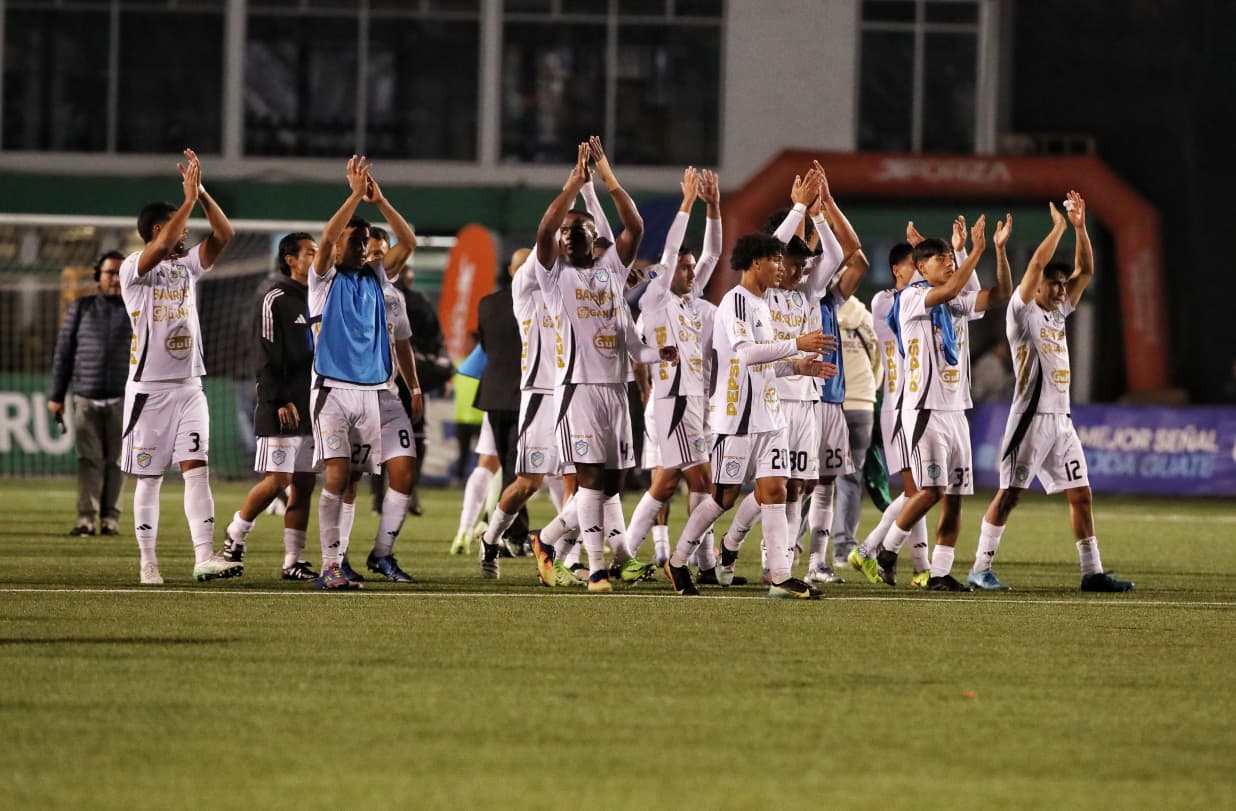 Comunicaciones visitará este sábado al cuadro de Guastatoya. (Foto Prensa Libre: Esbin García).