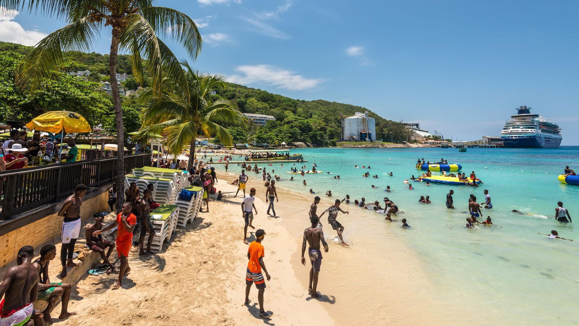 El número de playas públicas en Jamaica ha venido disminuyendo en los últimos años. GETTY IMAGES