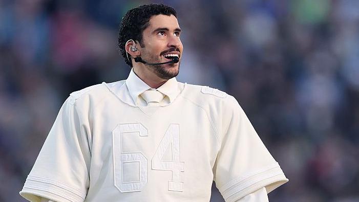 Bad Bunny se presentó en la edición número 60 del Super Bowl... o Súper Tazón.