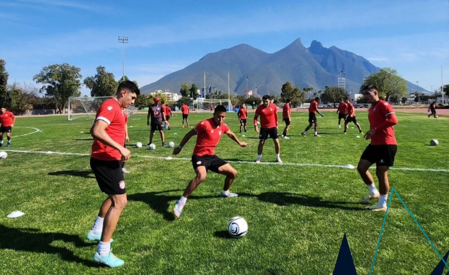 Los jugadores de Xelajú MC durante uno de los entrenamientos en la ciudad de Monterrey. (Foto Cortesía Xelajú MC).