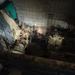 Socorristas de los Bomberos Municipales buscan a trabajadores soterrados en el sexto sótano de un edificio en construcción en la avenida Las Américas, zona 14. (Foto Prensa Libre: Javier González)