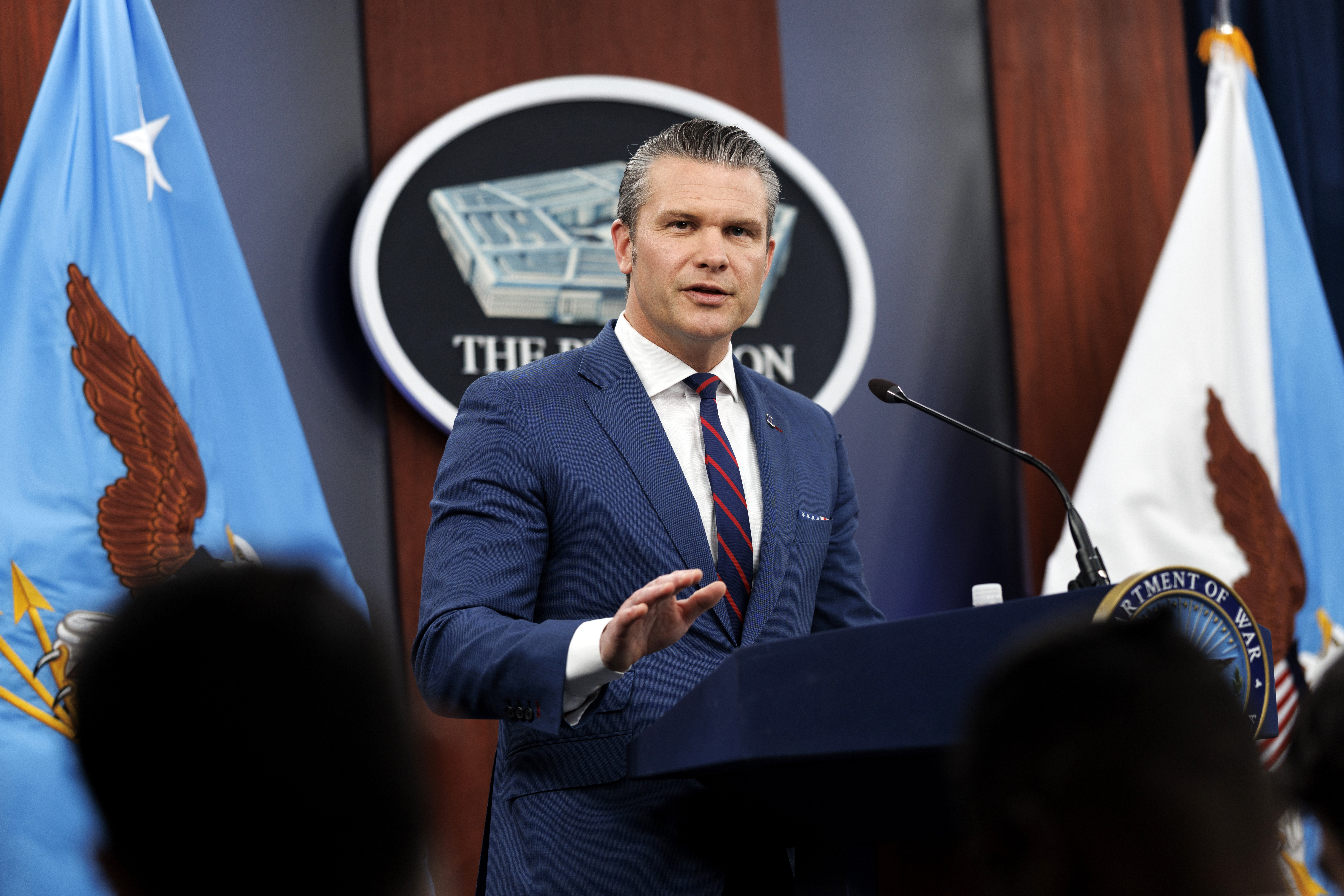 Pete Hegseth Estados Unidos Irán submarino buque iraní hundido