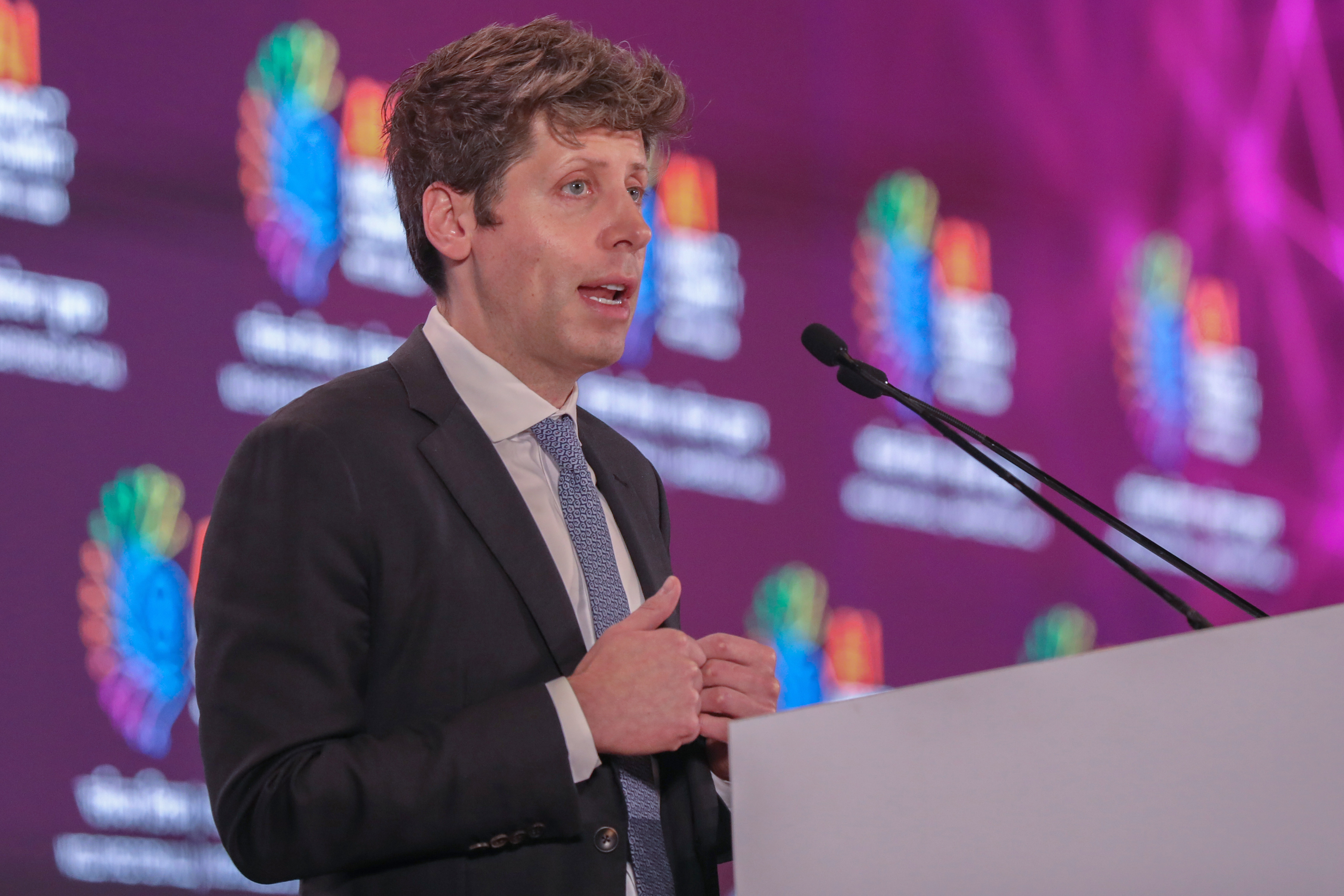 OpenAI ofrece disculpas por no alertar sobre chatbot antes de tiroteo en Tumbler Ridge