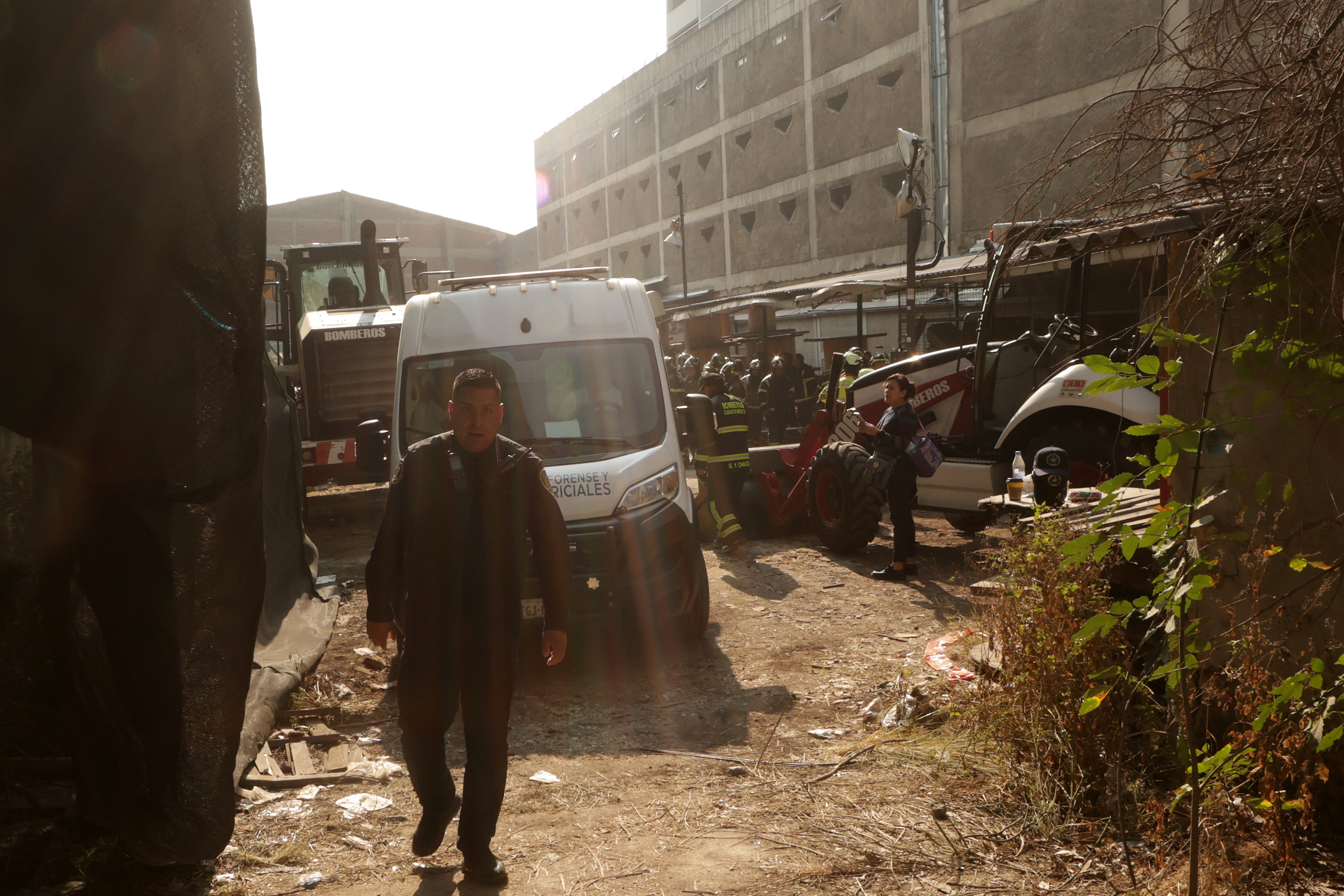 Fiscalía de la Ciudad de México investiga colapso de edificio en San Antonio Abad