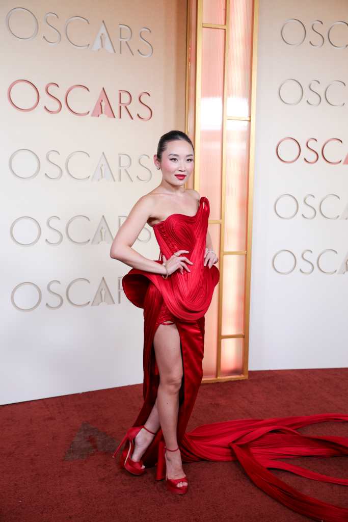 Premios Oscar 2026: famosos brillan en el alfombra roja