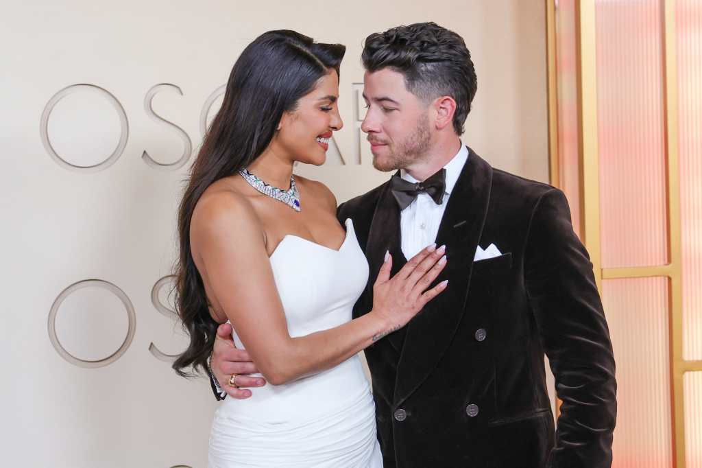 Premios Óscar 2026: famosos brillan en el alfombra roja