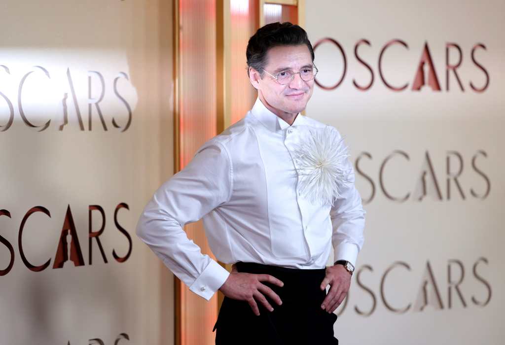 Premios Oscar 2026: famosos brillan en el alfombra roja