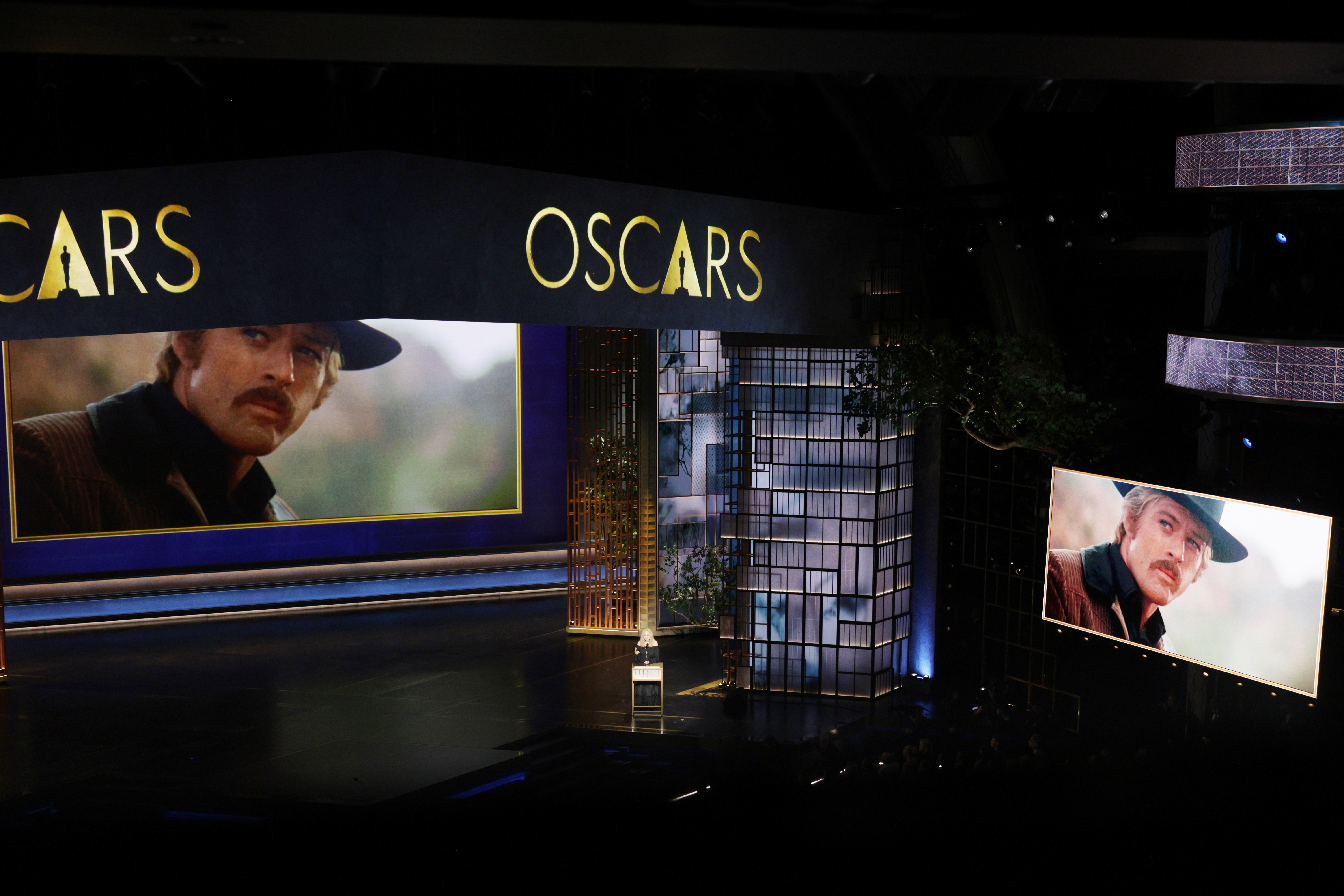 Barbra Streisand emociona en los Óscar con homenaje a Robert Redford y canta The Way We Were