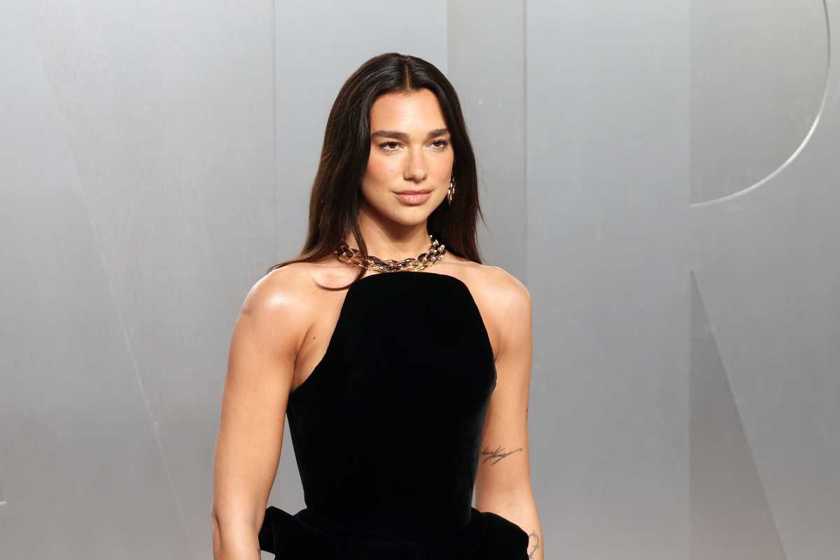 Los Angeles (United States), 16/03/2026.- Dua Lipa arrives at the 2026 Vanity Fair Oscar Party following the 98th annual Academy Awards ceremony at Los Angeles County Museum of Art (LACMA) in Los Angeles, California, USA, late 15 March 2026 (issued 16 March 2026). EFE/EPA/NINA PROMMER