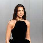 Los Angeles (United States), 16/03/2026.- Dua Lipa arrives at the 2026 Vanity Fair Oscar Party following the 98th annual Academy Awards ceremony at Los Angeles County Museum of Art (LACMA) in Los Angeles, California, USA, late 15 March 2026 (issued 16 March 2026). EFE/EPA/NINA PROMMER