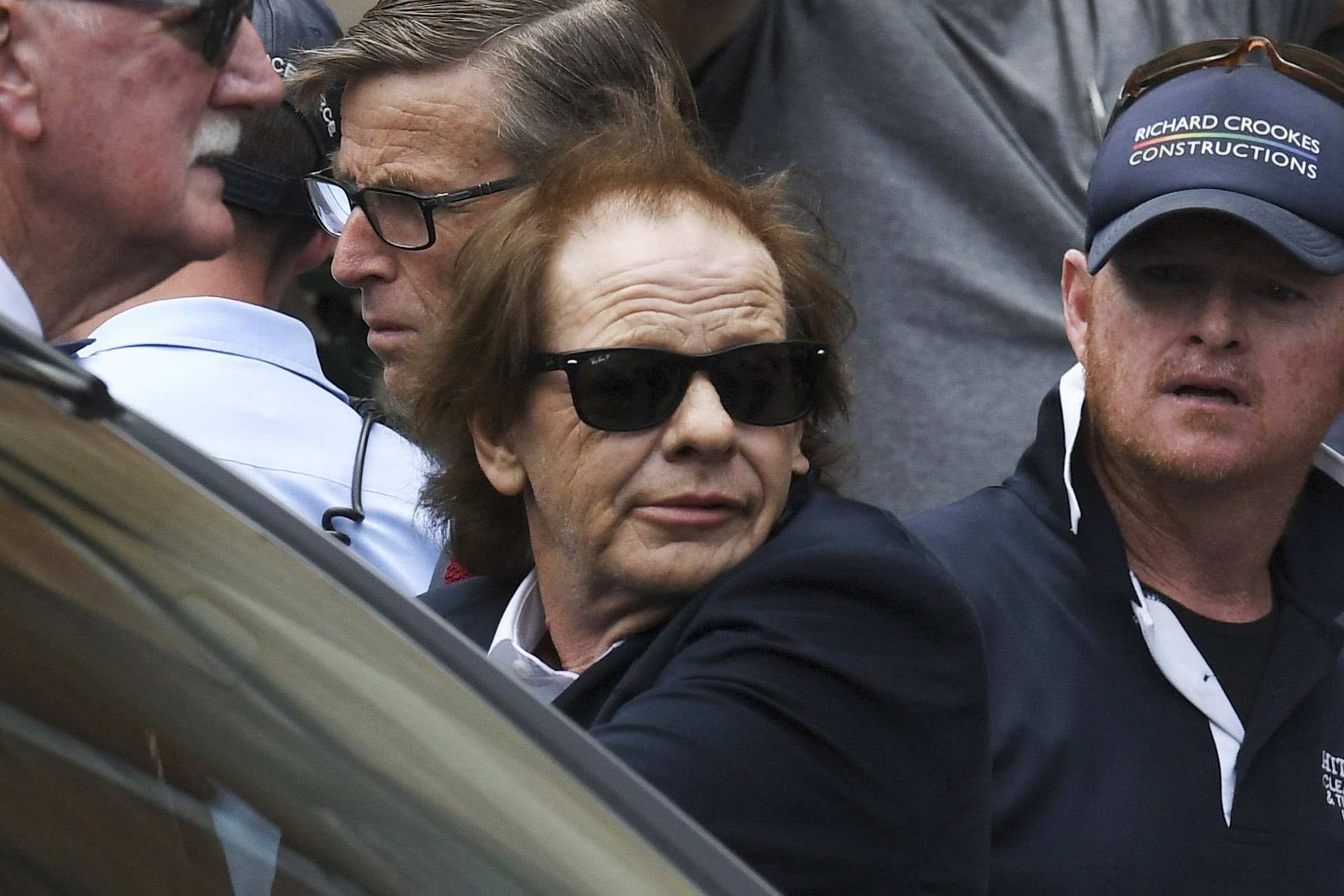 El guitarrista de la banda australiana de rock AC/DC, Stevie Young (c) fue ingresado este jueves en un hospital de Buenos Aires para someterse a una serie de estudios médicos tras padecer un malestar físico, según expresó en un comunicado la empresa promotora DF Entertainment. (Foto Prensa Libre: EFE)