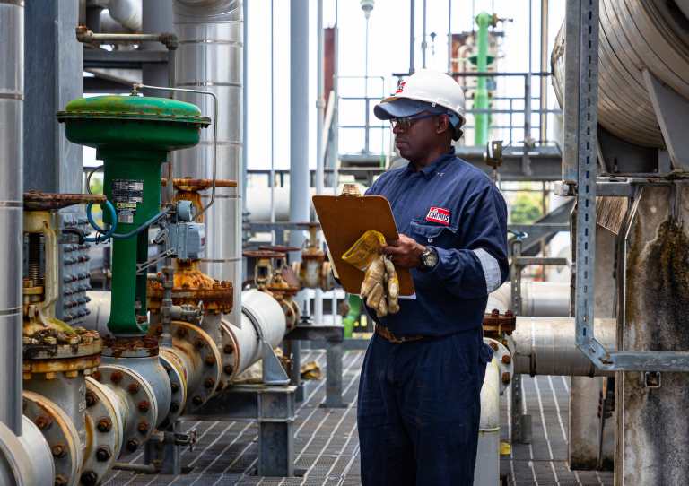 Petróleo WTI se acerca a US$1