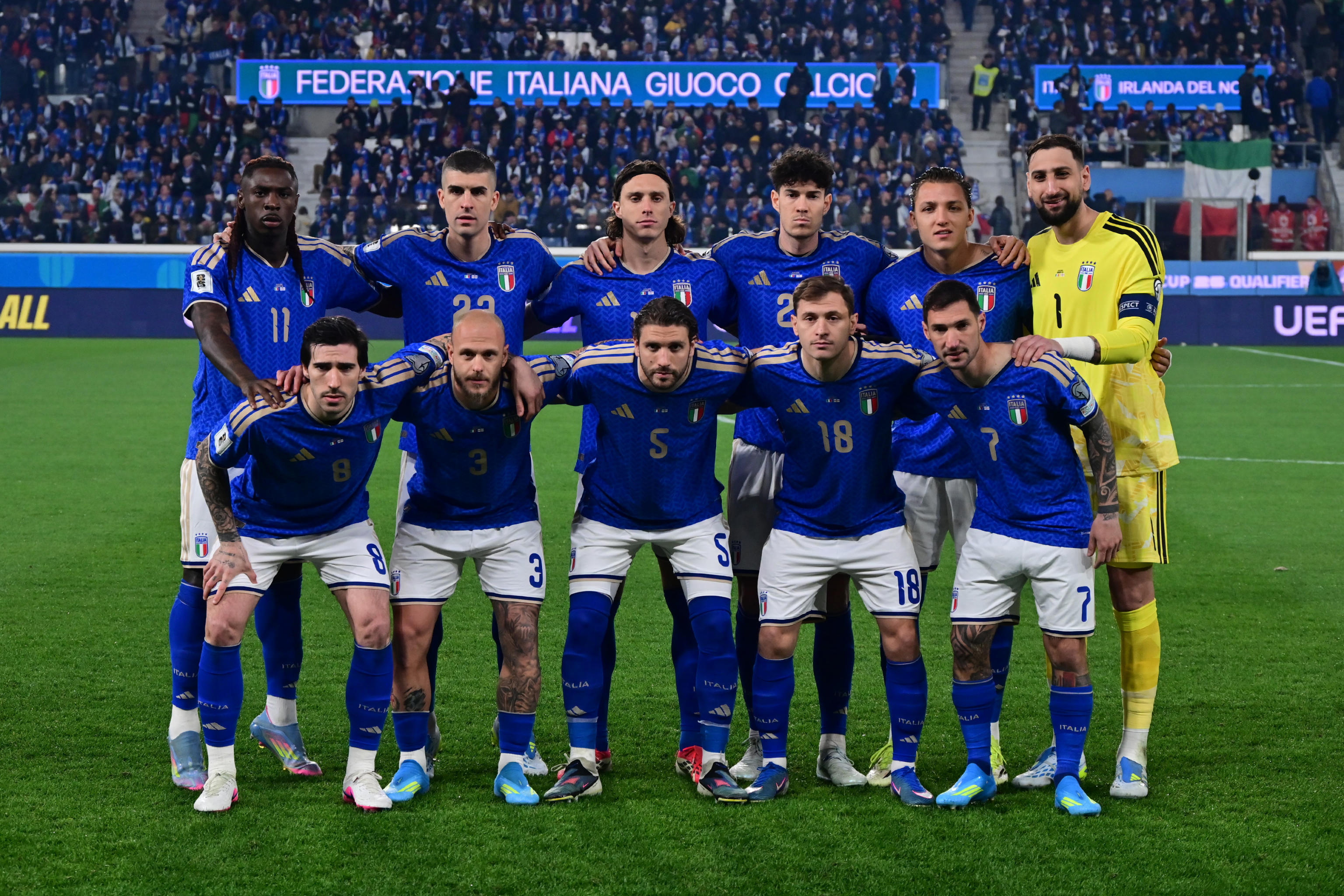 BERGAMO (Italy), 26/03/2026.- Players of Italy pose for a family picture ahead of the FIFA World Cup 2026 qualifiers playoff semifinal soccer match between Italy and Northern Ireland, in Bergamo, Italy, 26 march 2026. (Mundial de Fútbol, Irlanda, Italia) EFE/EPA/MICHELE MARAVIGLIA
