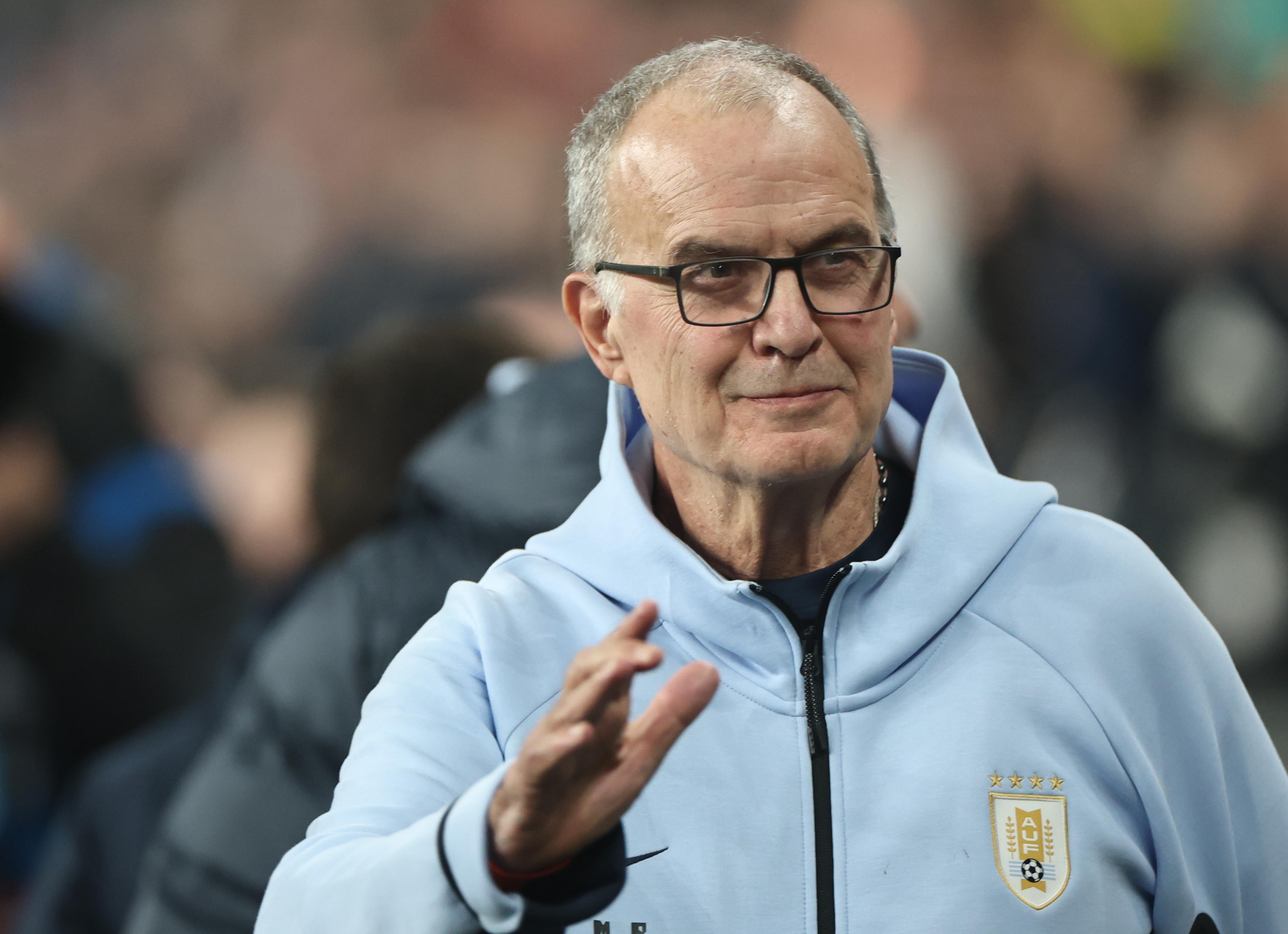 Marcelo Bielsa, seleccionador de Uruguay. (Foto Prensa Libre: EFE/EPA/NEIL HALL). 