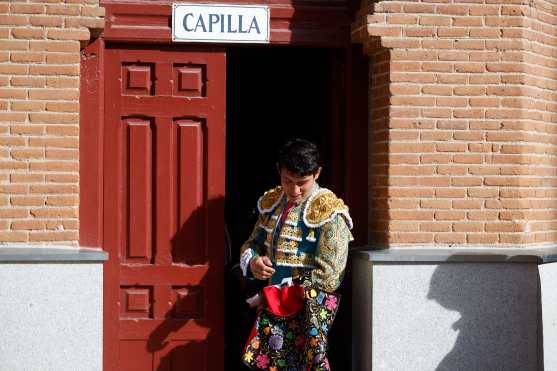 MADRID, 29/03/2026.- El diestro Cristian Pérez, que confirma alternativa, momentos antes de la corrida de toros del Domingo de Ramos, con reses de Dolores Aguirre, hoy en Las Ventas. EFE/ Javier Lizón