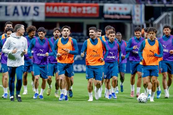 ATLANTA (United States), 30/03/2026.- Members of the Portugal men's national soccer team train at Mercedes-Benz Stadium in Atlanta, Georgia, USA, 30 March 2026. Portugal will play the USMNT in an international friendly soccer match in Atlanta, Georgia, 31 March 2026. (Futbol, Amistoso) EFE/EPA/ERIK S. LESSER