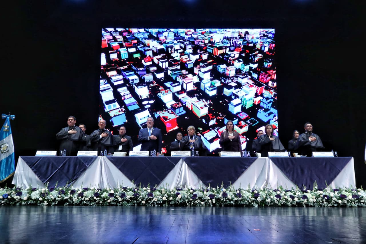 Magistrados titulares del Tribunal Supremo Electoral participan en el acto de presentación de la nueva magistratura para el período del 2026 al 2032. (Foto Prensa Libre: Byron Baiza)