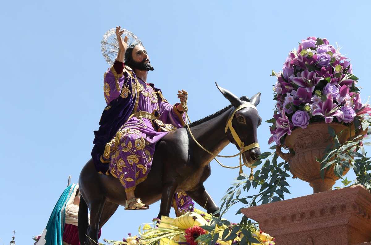 Jesús de las Palmas es una procesión festiva que recuerdan la llegada de Jesús a Jerusalén.   (Foto Prensa Libre: Edwin Castro)