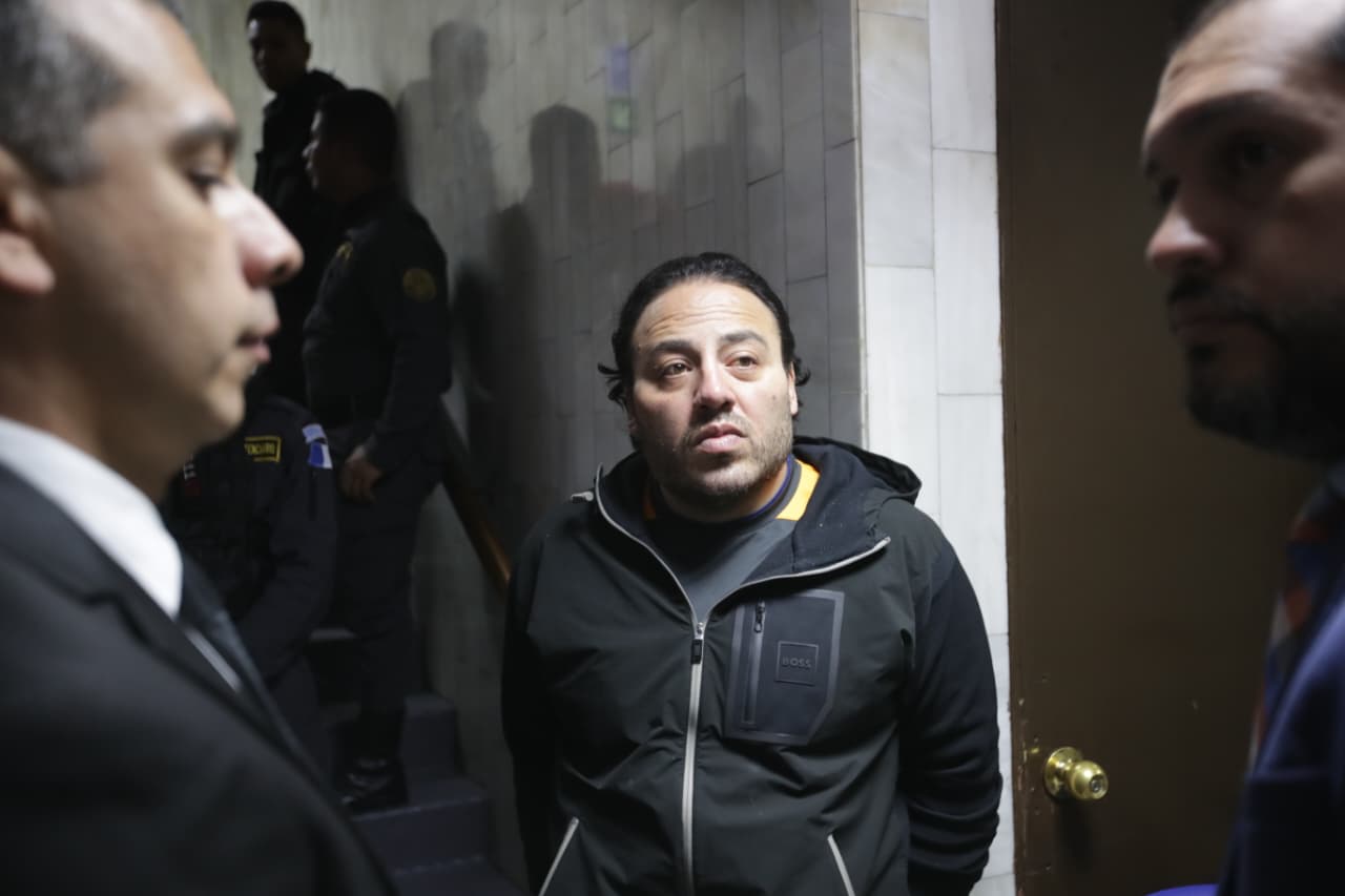 Pedro Alejandro Duque Soto comparece ante el Juzgado Segundo de Instancia Penal tras ser capturado por el caso de desfalco al CHN. (Foto Prensa Libre: Byron Baiza)