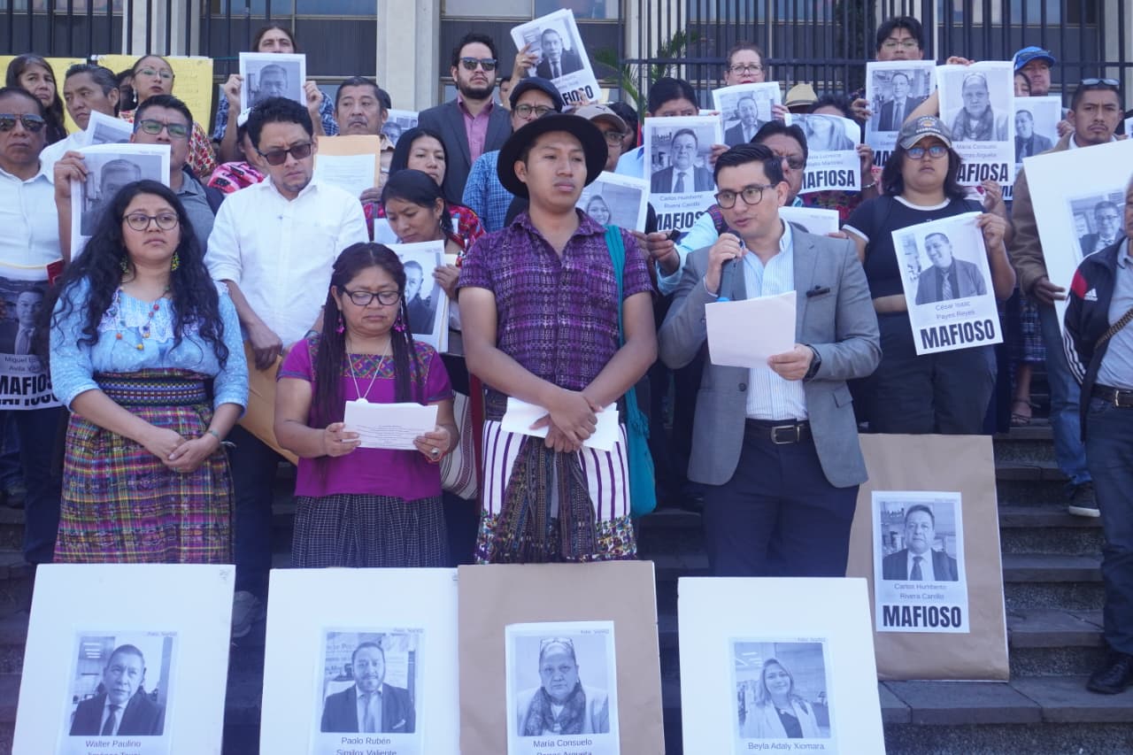 Representantes de organizaciones de sociedad civil presentan señalamientos ante la Comisión de Postulación contra aspirantes al cargo de fiscal general y jefe del Ministerio Público. (Foto Prensa Libre: Byron Baiza)