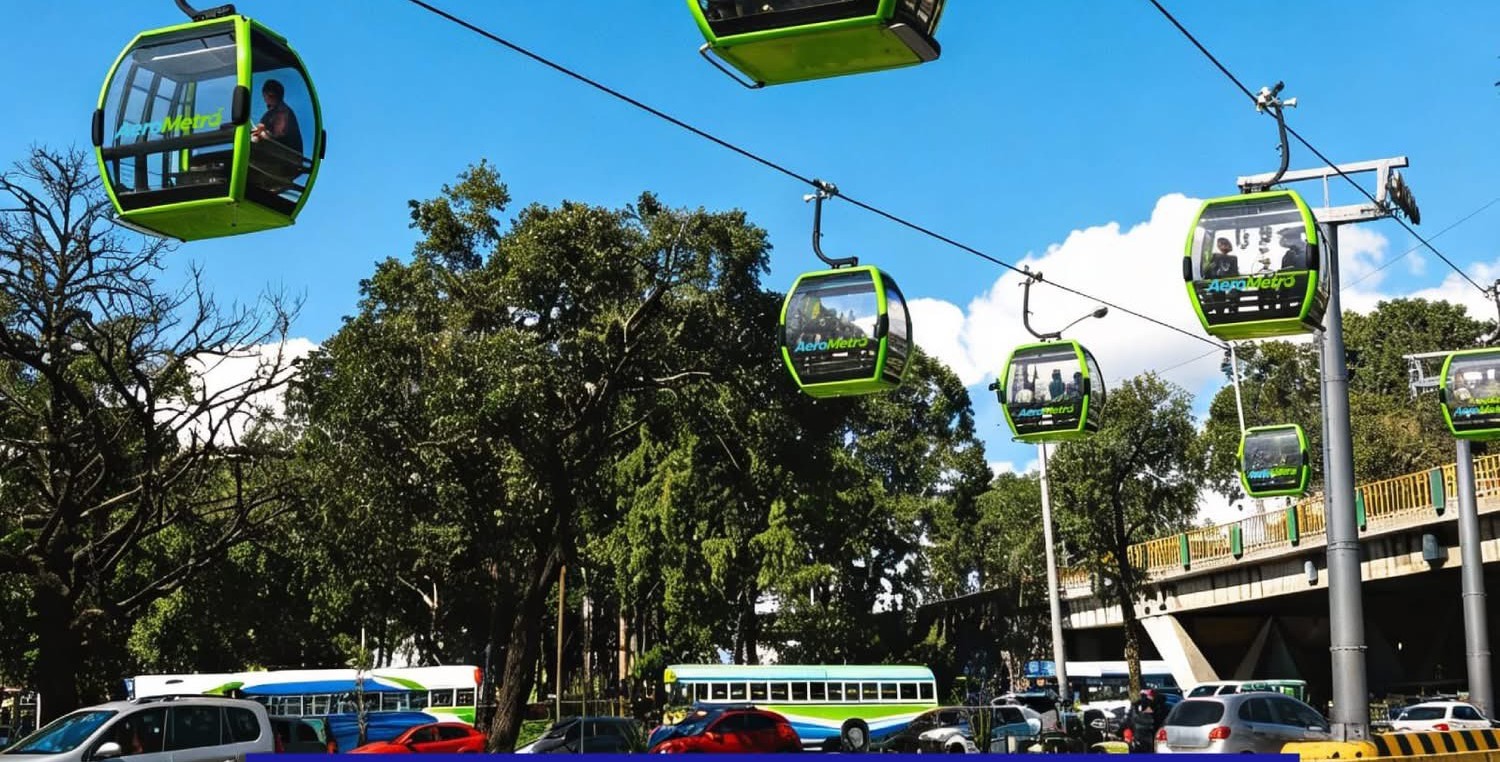 El AeroMetro operará como sistema de transporte por cable aéreo, con cabinas que se desplazarán de forma continua entre estaciones establecidas a lo largo del recorrido. (Foto Prensa Libre: Tomada de @AerometroGt)