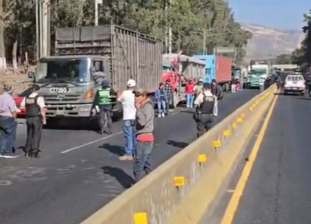 Así la manifestación de tráileres en km 22 al Pacífico