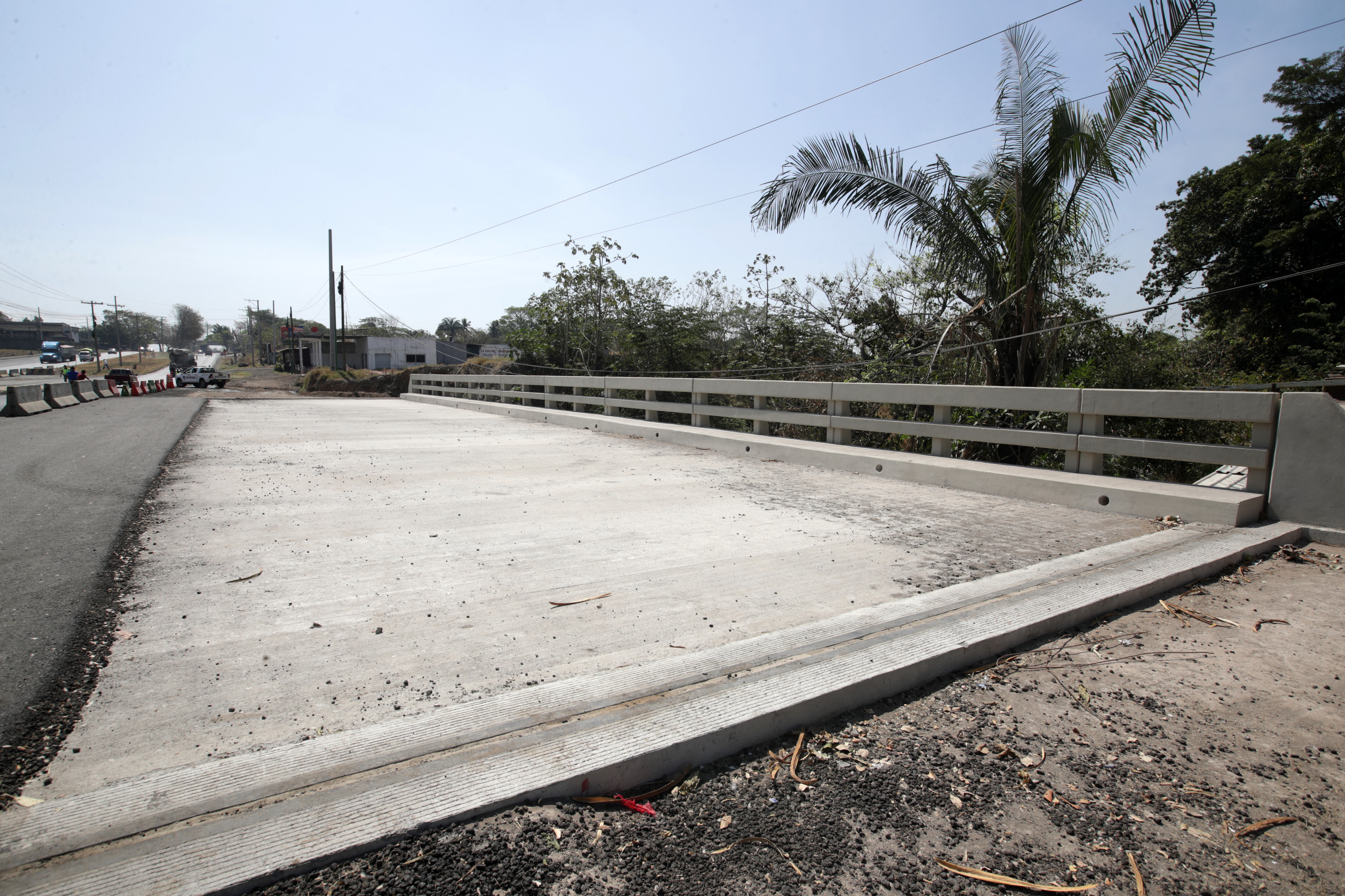 AVANCES AUTOPISTA ESCUINTLA PUERTO QUETZAL'