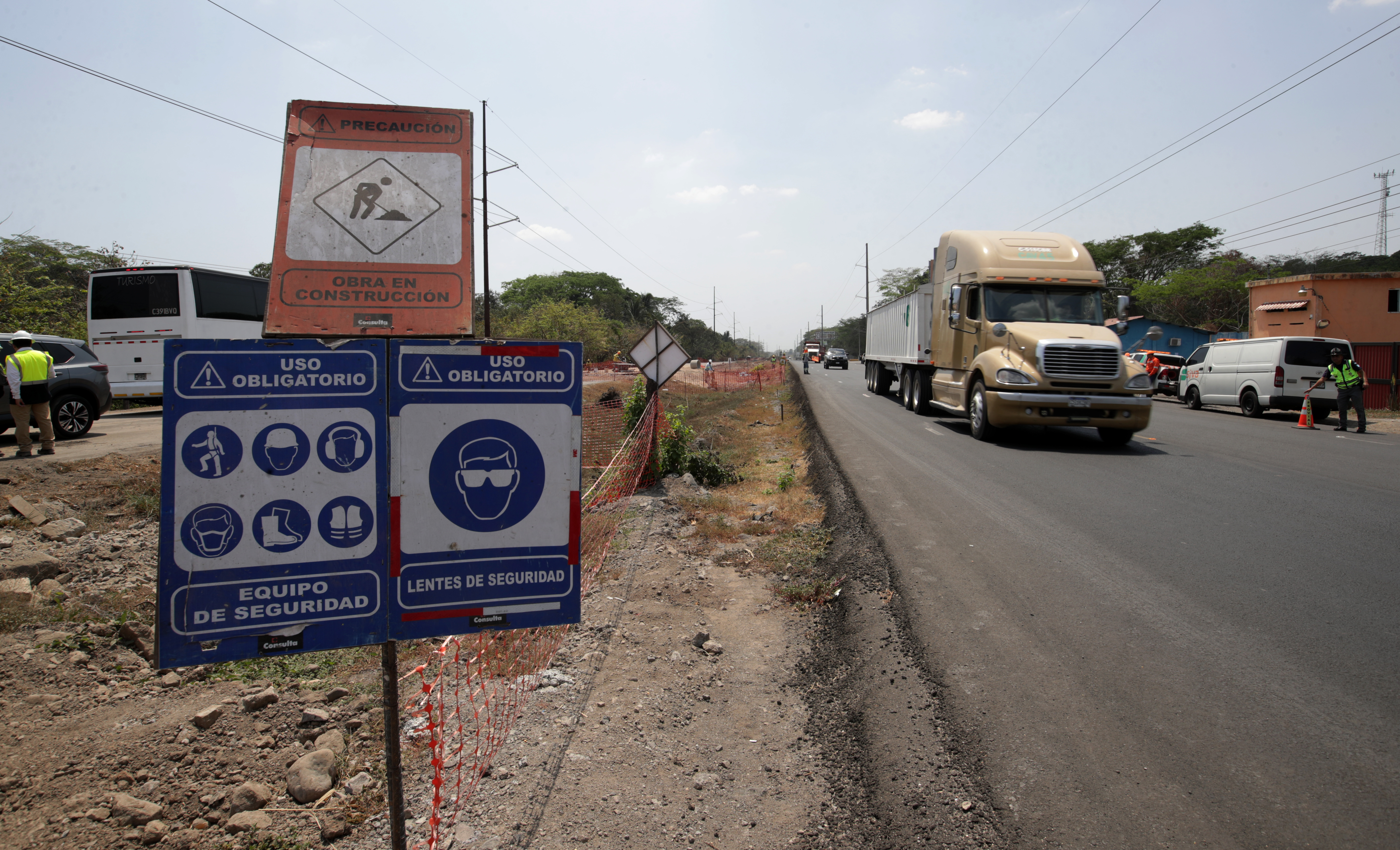 AVANCES AUTOPISTA ESCUINTLA PUERTO QUETZAL'