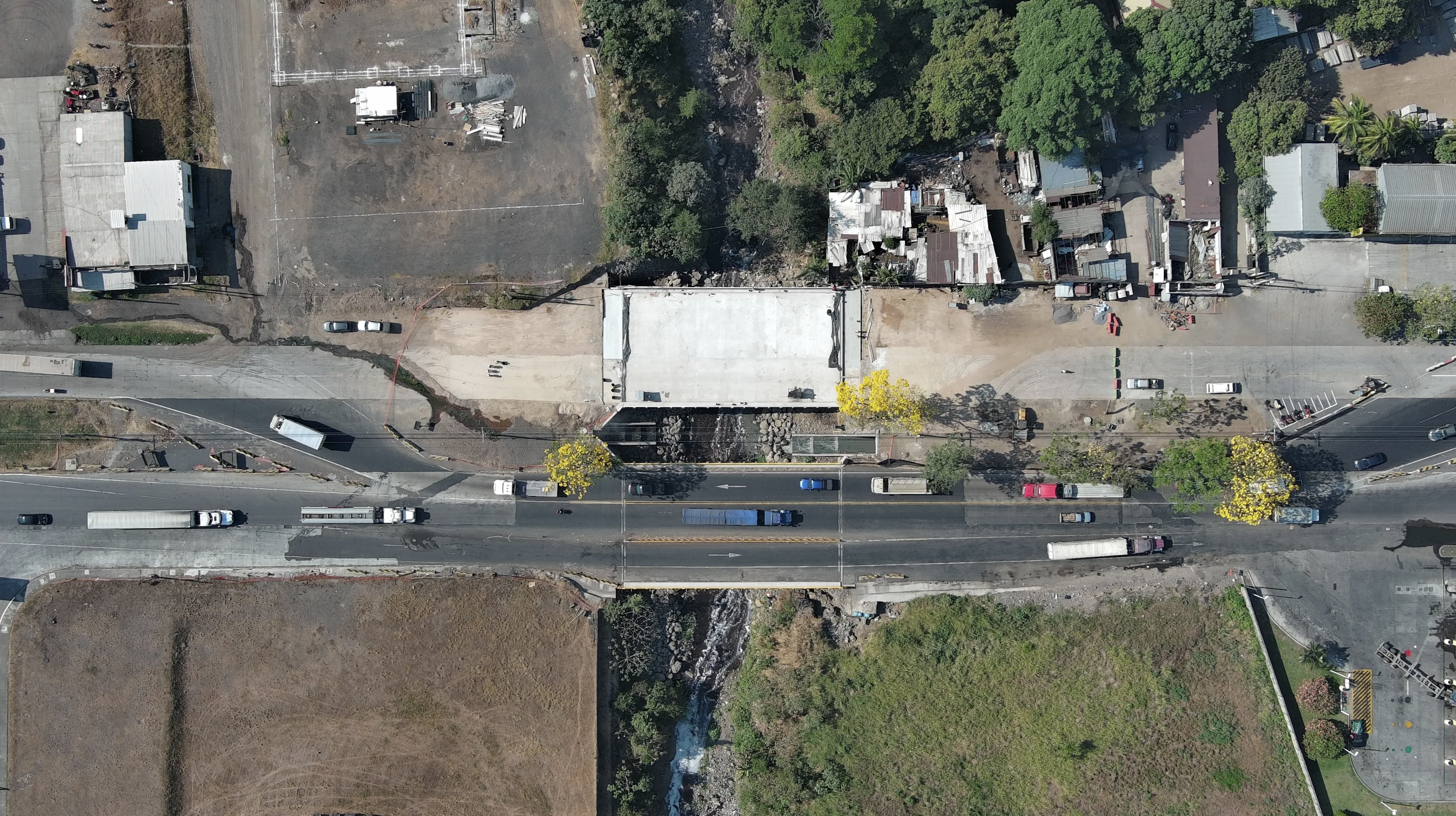 AUTOPISTA ESCUINTLA PUERTO QUETZAL