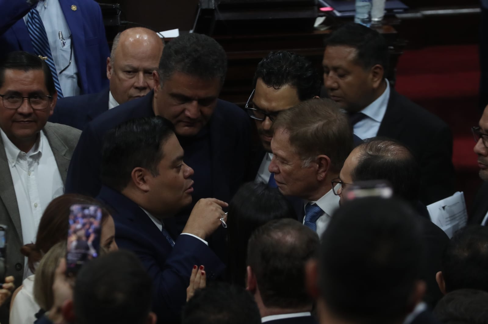 ENFRENTAMIENTOS DIPUTADOS ELECCION MAGISTRADOS CC'