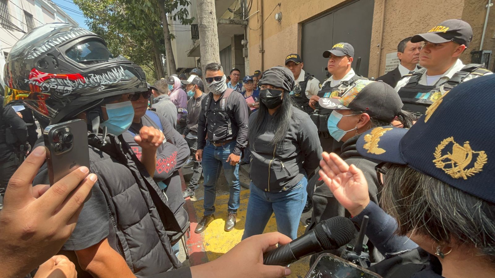 ENFRENTAMIENTOS DIPUTADOS ELECCION MAGISTRADOS CC