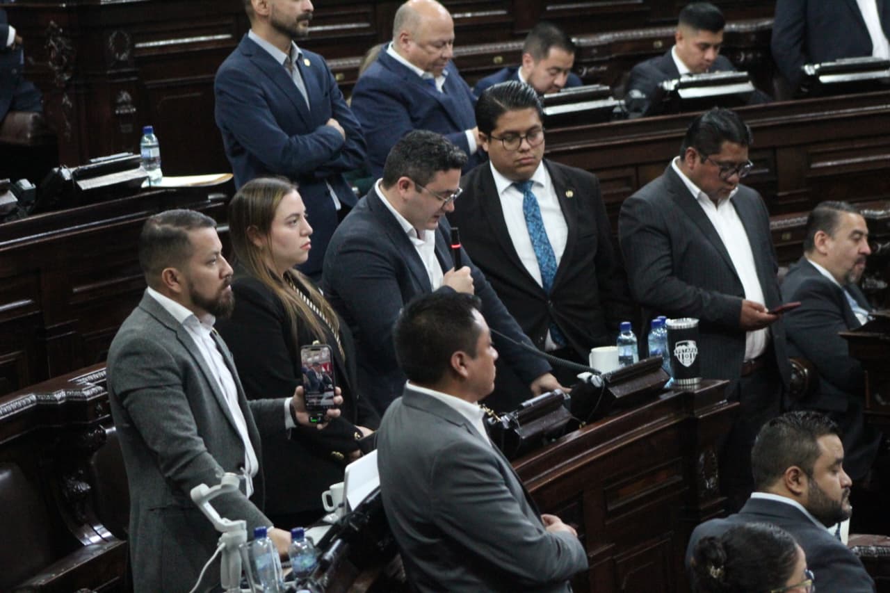 ENFRENTAMIENTOS DIPUTADOS ELECCION MAGISTRADOS CC