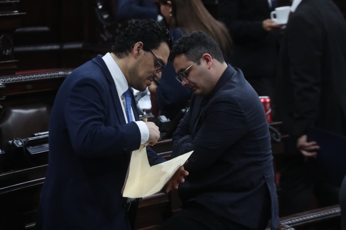 ENFRENTAMIENTOS DIPUTADOS ELECCION MAGISTRADOS CC