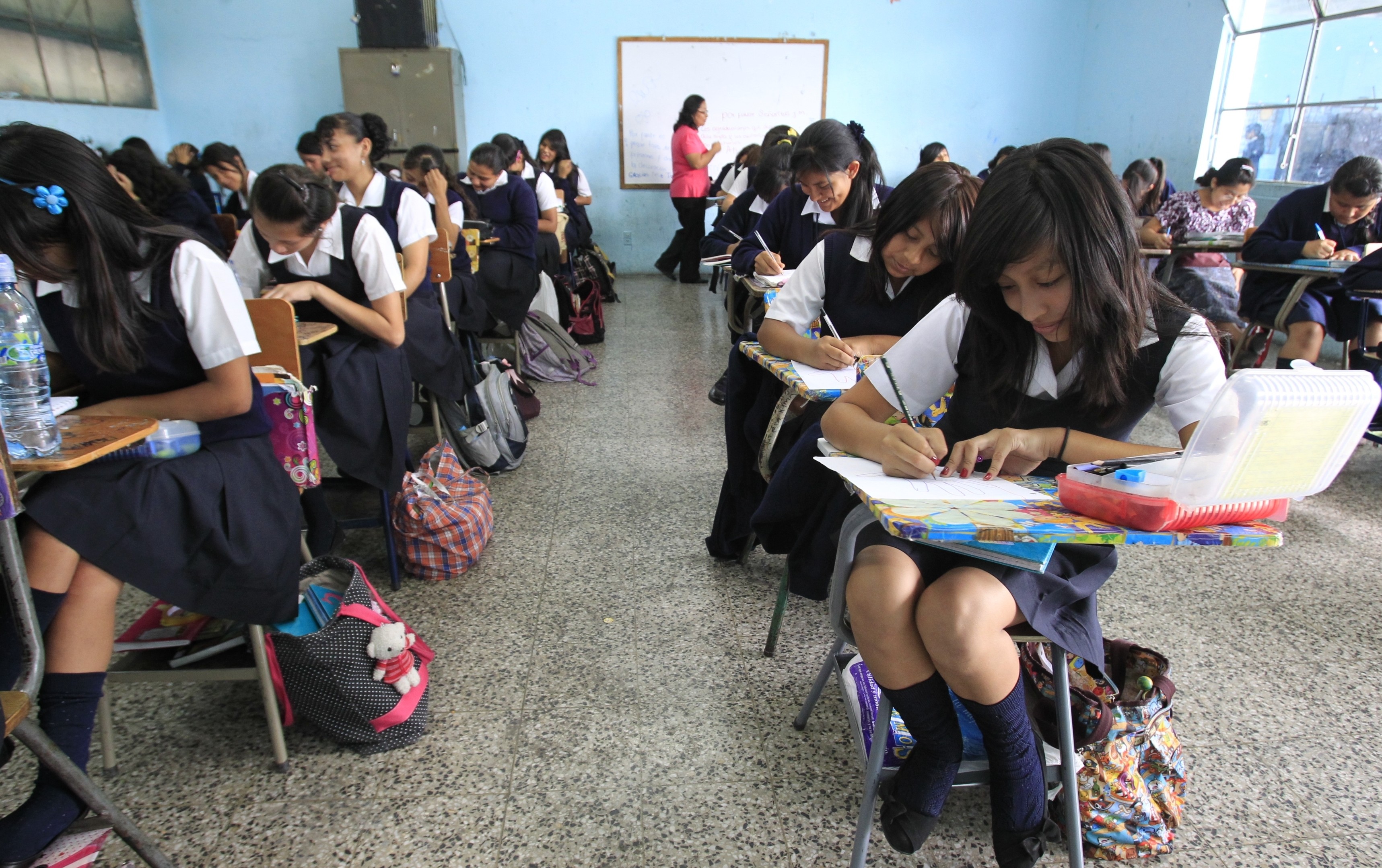 Vuelve la carrera de maestras de primaria a las escuelas normales: qué pasará con el bachillerato en Educación