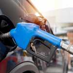 Casi cuatro semanas después de comenzar el conflicto bélico internacional, así como el bloqueo en el estrecho de Ormuz, que han presionado el incremento del barril de petróleo, el Ejecutivo presentó el programa de apoyo temporal. (Foto Prensa Libre: Shutterstock)