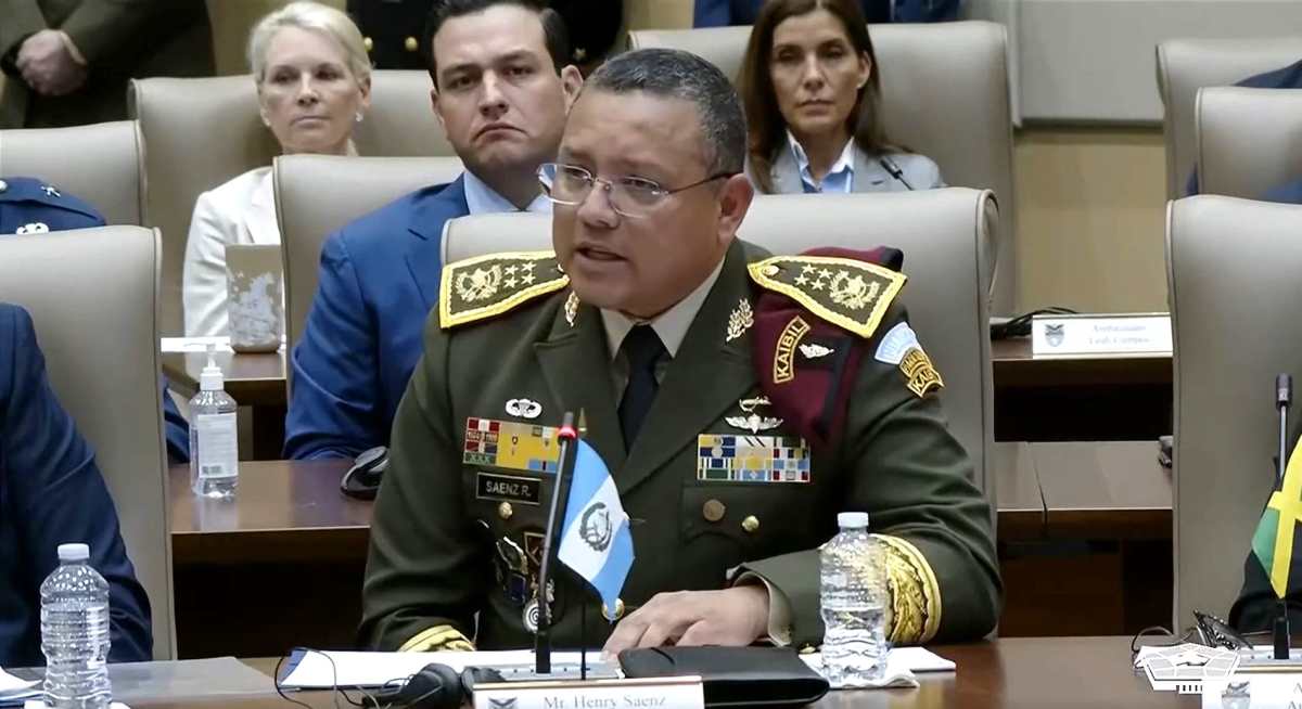 Henry Sáenz, ministro de la Defensa de Guatemala, durante la conferencia Américas contra los carteles en el Comando Sur de Estados Unidos.