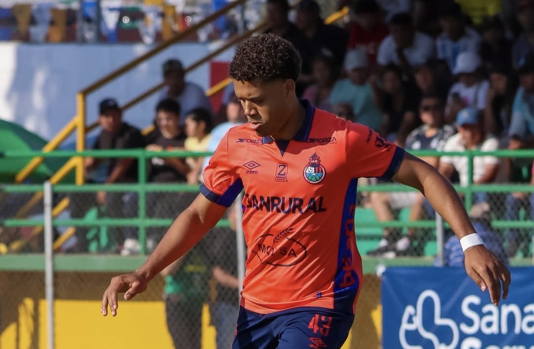 Municipal consigue la victoria de 1-0 ante Guastatoya en la recta final del partido