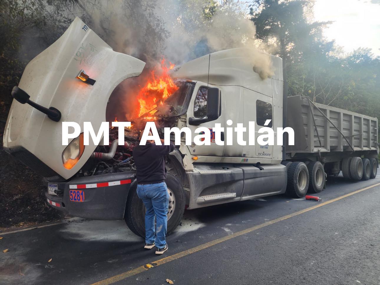 Incendio trailer Amatitlán