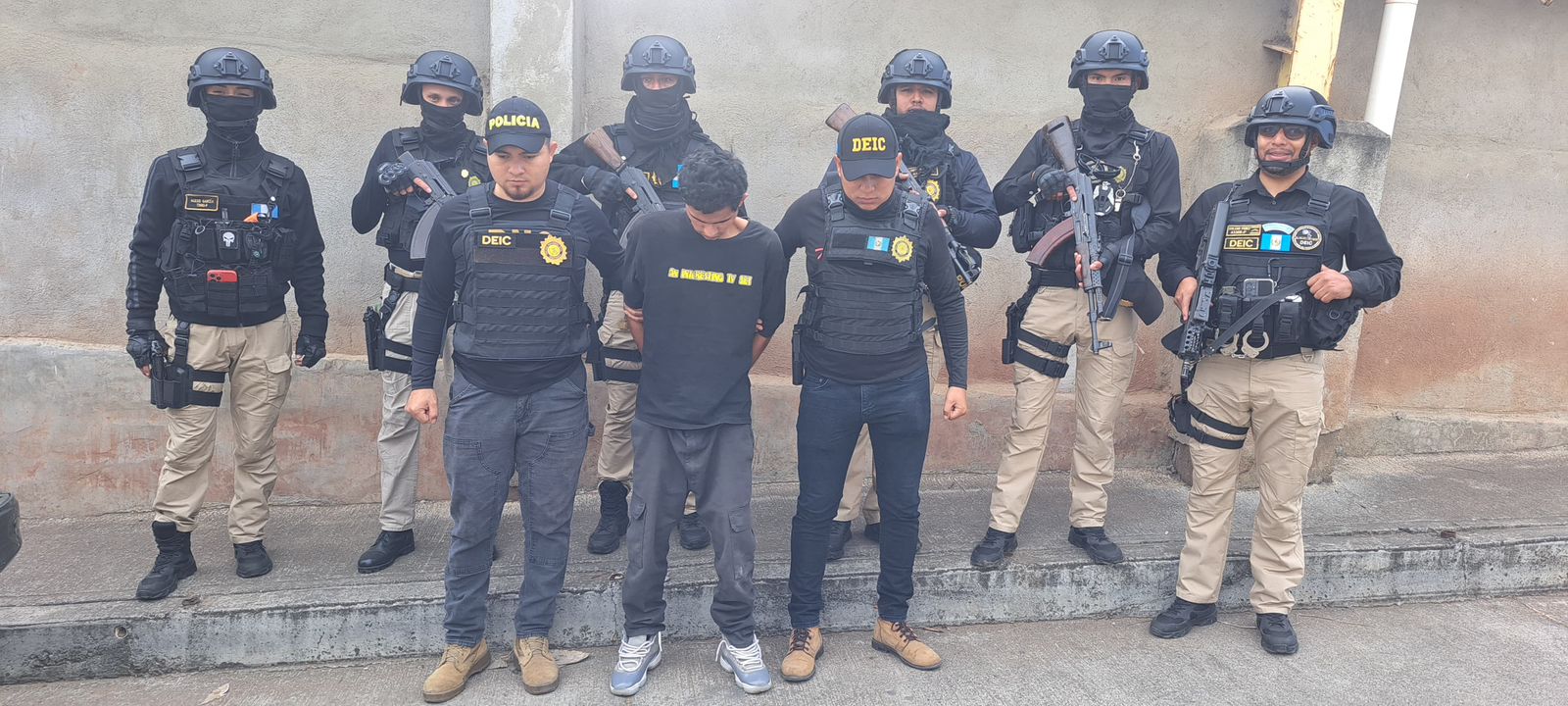 Videos permiten detención de sospechoso de haber matado a un hombre que tenía tres días remodelar su negocio en la colonia Maya