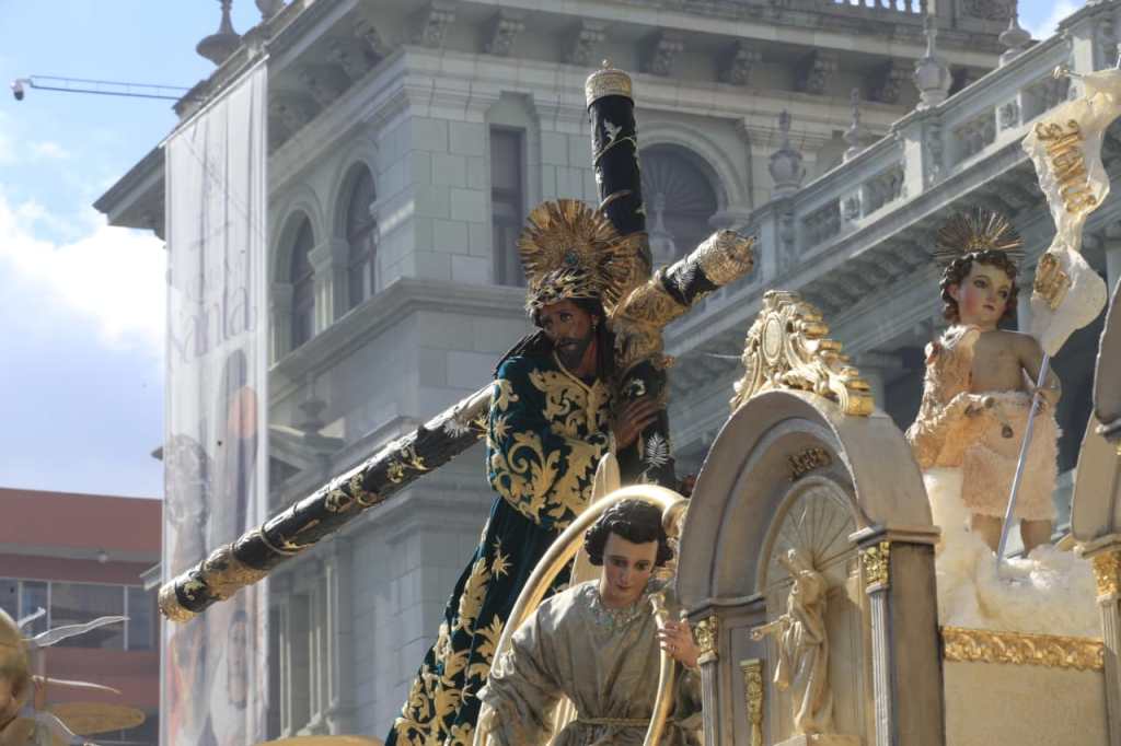 Jesús Nazareno de los Milagros de San José qué representa el adorno y cuál es su historia