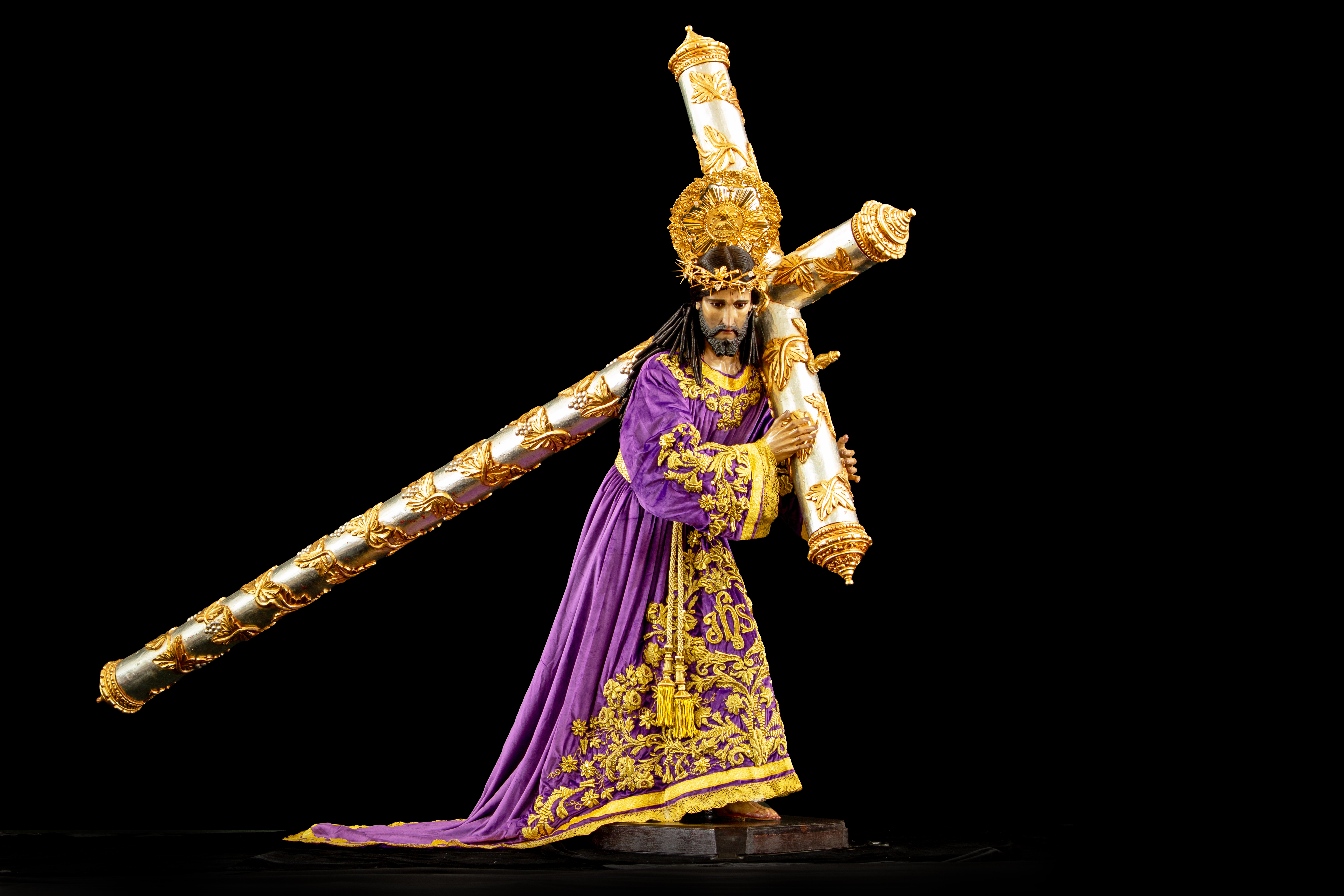 Jesús Nazareno del Sacrificio sale este quinto sábado en su imponente cortejo procesional. (Foto Prensa Libre: Cortesía Hermandad Jesús del Sacrificio).