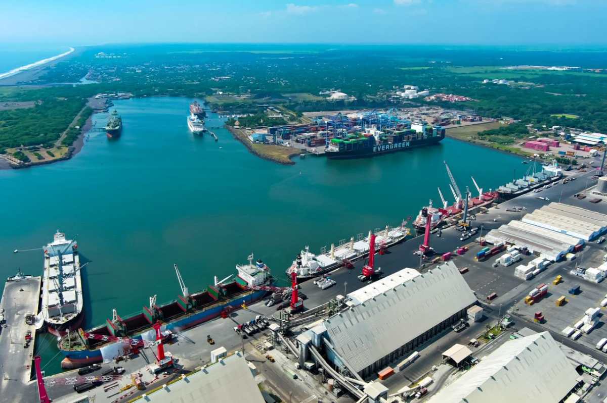 Después de Semana Santa se agendará la continuación de la discusión final y la aprobación de la Ley General del Sistema Portuario Nacional en el Congreso de la República, informó el presidente de ese organismo, Luis Contreras. (Foto Prensa Libre: Cortesía EPQ)