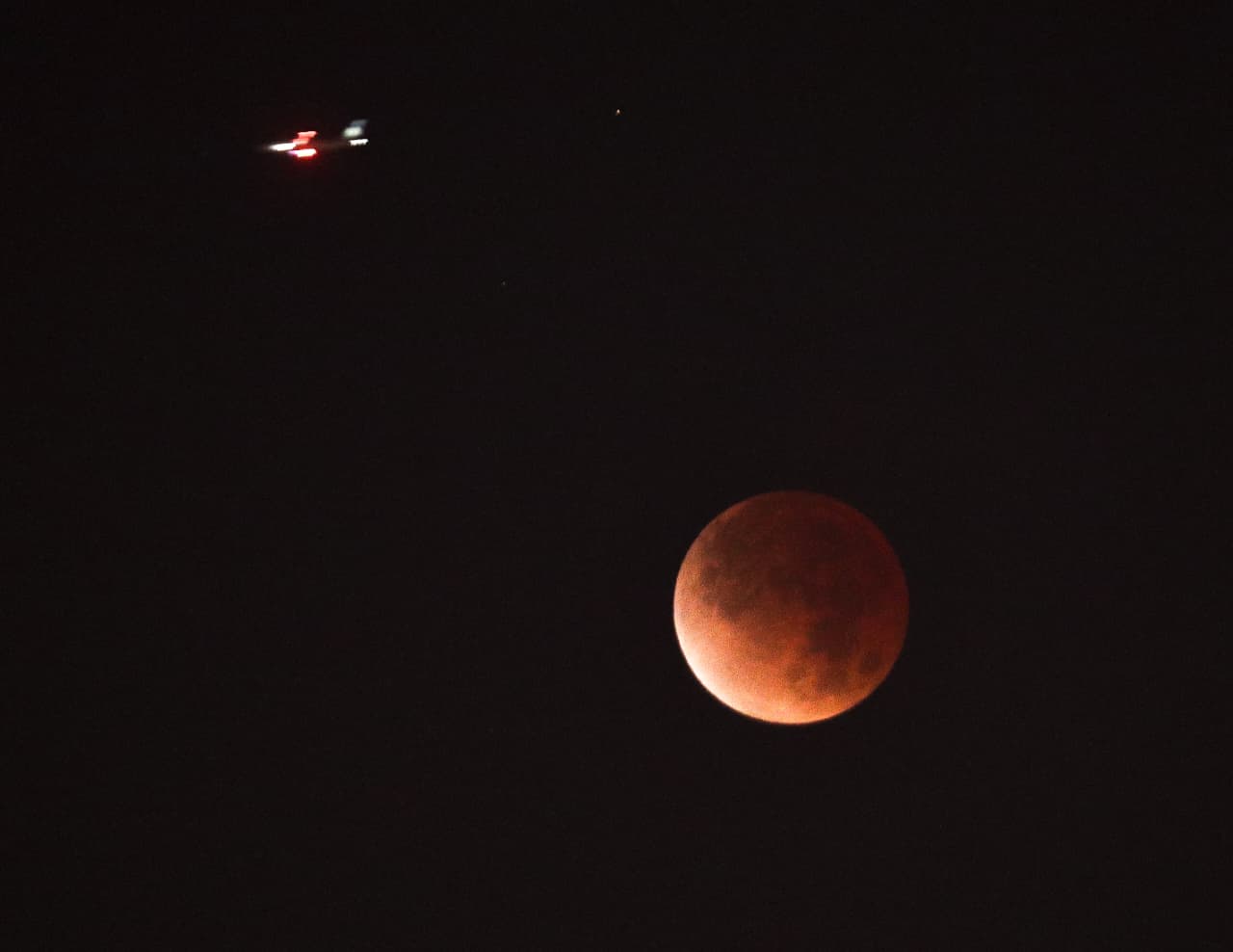 Transmisión en vivo: Eclipse lunar total y Luna de Sangre este martes 3 ...