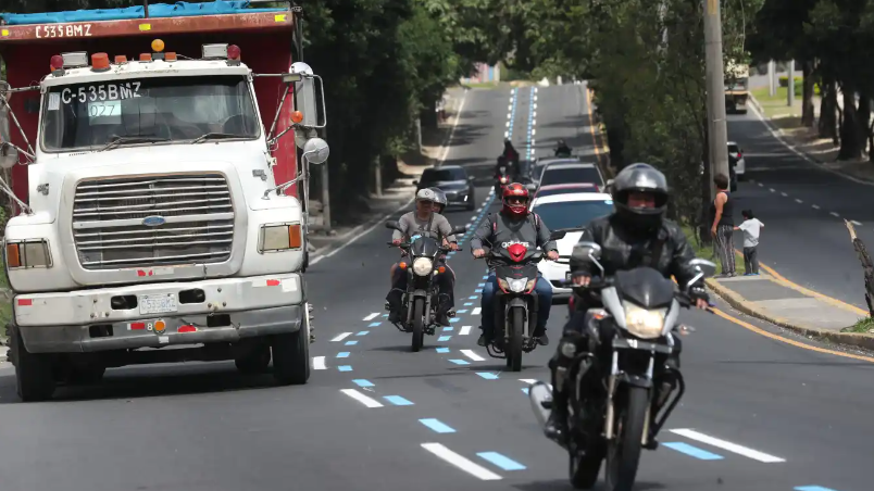 Emetra detalla avances en la implementación de motovías en la capital y lanza curso para prevenir accidentes