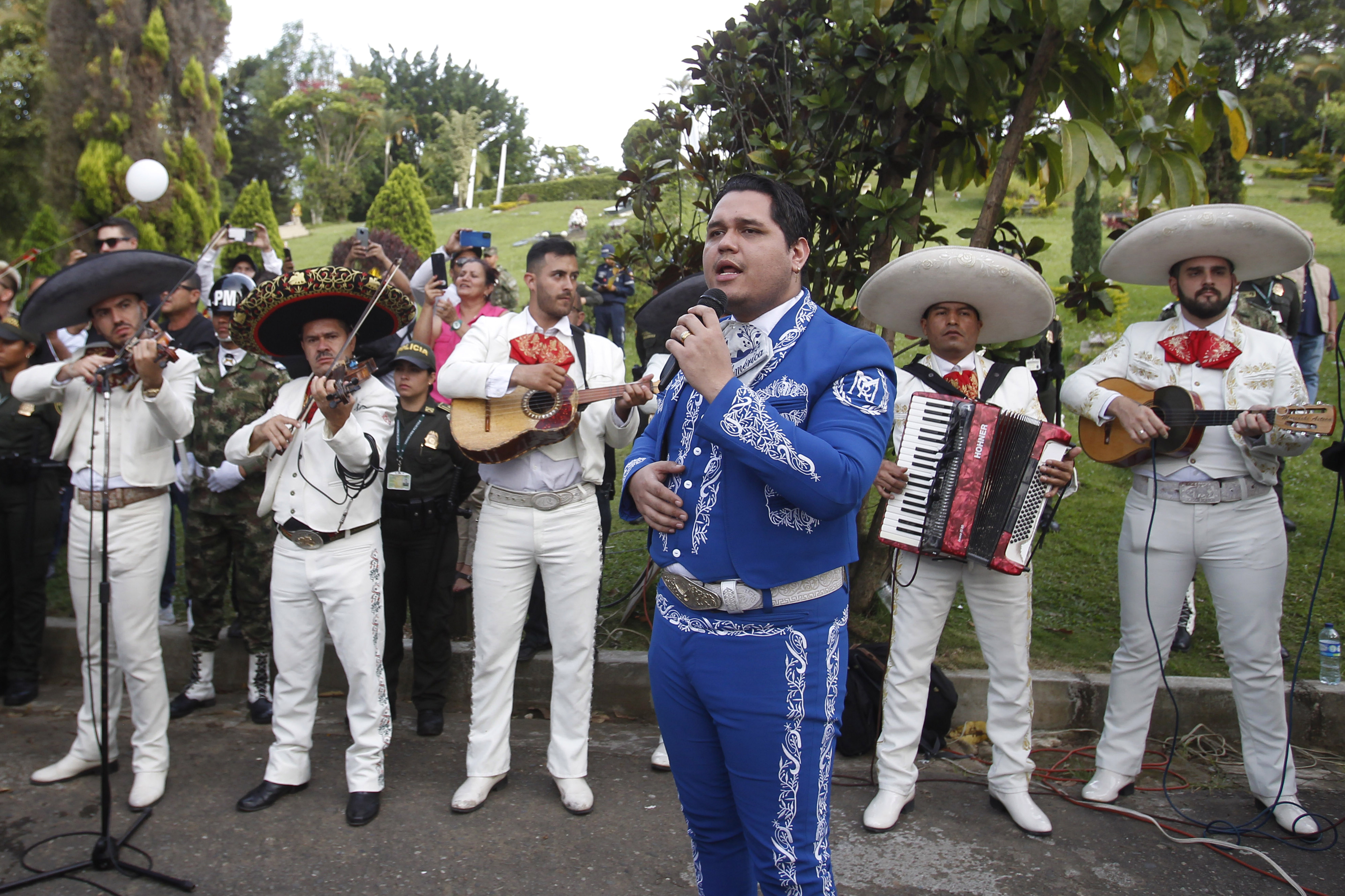 El caso de los hermanos Gámez-Cuellar: Arresto de tres mariachis por ICE genera críticas en Texas