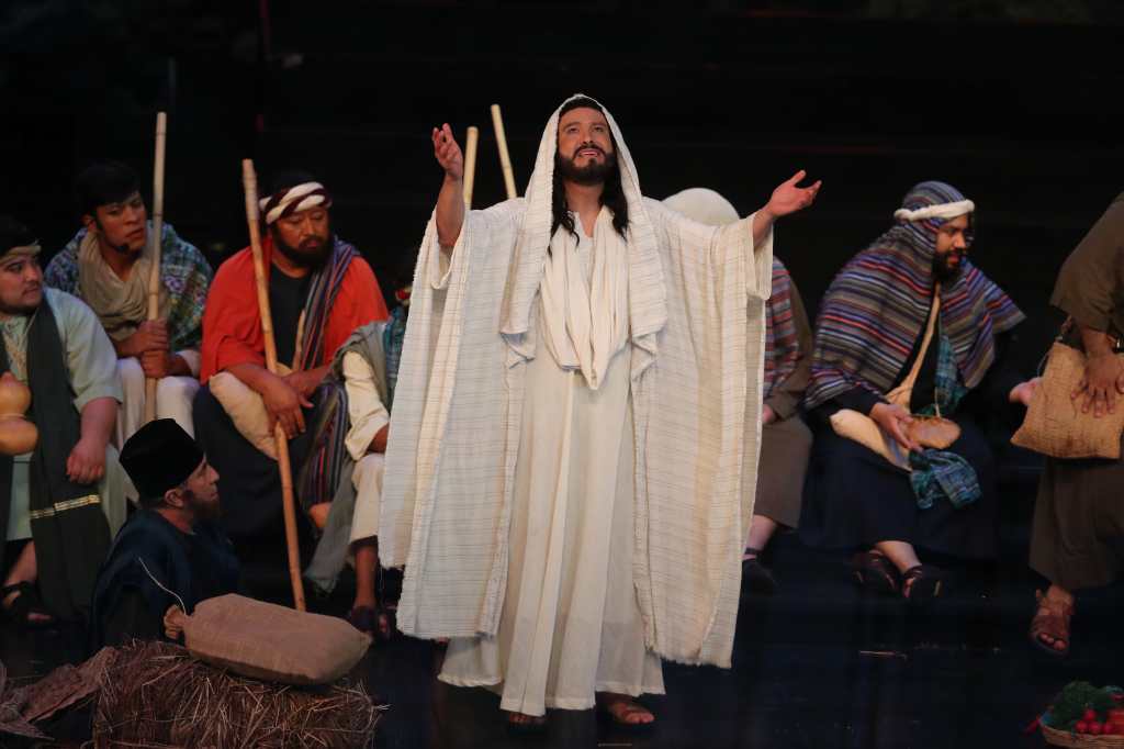 VêA DOLOROSA, MEGAFRATER. Se mont en escena la historia de la vida, pasin, muerte y resurreccin de Jess contada a travs del teatro, el canto y la danza. Esto, en las instalaciones de la Megafrater en Ciudad San Cristtbal. Las funciones sern el viernes 31 de marzo, sbado 1 y domingo 2 de abril a las19:00 horas, y, su entrada es gratuita. En la imagen, Va Dolorosa.

Juan Diego Gonzlez.  310323